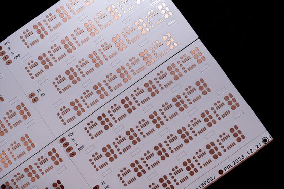 Αγορά Προσαρμόσιμο εύκαμπτο τυπωμένο κύκλωμα διπλής στρώσης μαύρης μεμβράνης OSP αντιοξειδωτικό για λωρίδες φωτισμού LED online manufacture