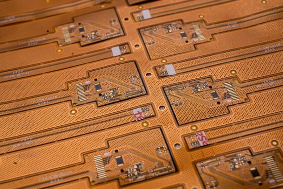 FPCB (Flexible Printed Circuit Board) διπλής στρώσης με επίπεδο πυροπροστασίας V0 και προσαρμόσιμες υπηρεσίες για λωρίδες φωτισμού LED
